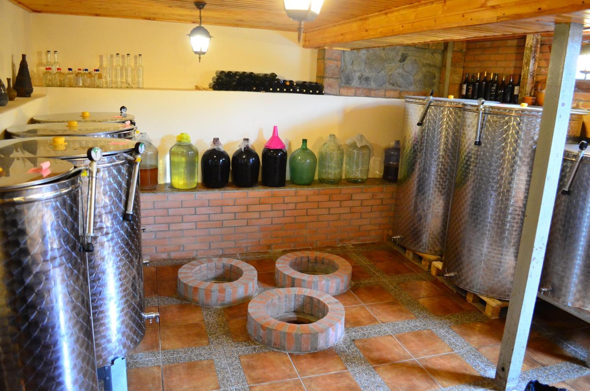 Family Hotel Lago & Wine Cellar Lagodekhi Buitenkant foto