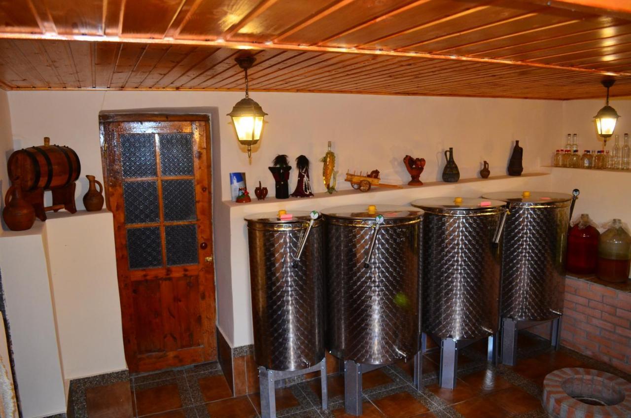 Family Hotel Lago & Wine Cellar Lagodekhi Buitenkant foto
